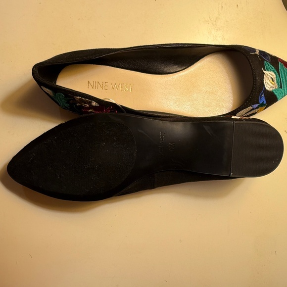 NWT Nine West Embroidered Suziella Pointed Flats in Black Women's Size 6 - Picture 7 of 9
